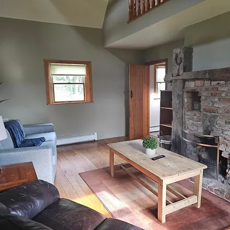 Red Rose Self Catering * Longford