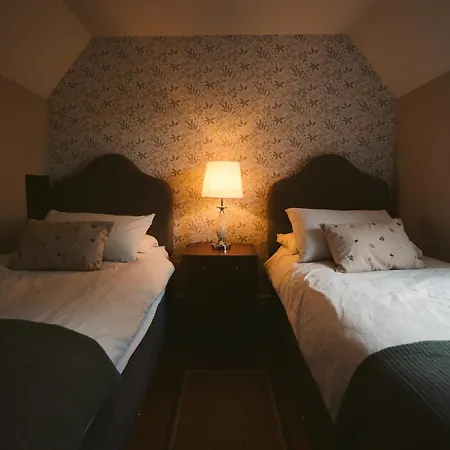 Red Rose Self Catering Longford