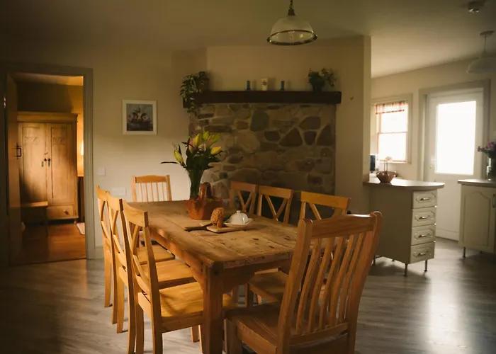 Red Rose Self Catering *