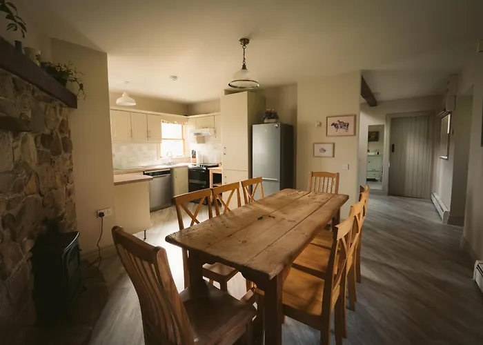 Red Rose Self Catering * Longford