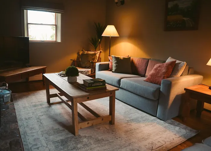 Red Rose Self Catering *